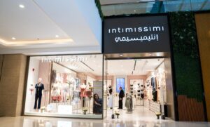 إنتيميسيمي تفتتح فرعها الثاني في الرياض في مركز بارك أفينيو التجاري ويأتي هذا الافتتاح تأكيداً على التزام العلامة بالتوسع داخل المملكة، بعد إطلاق أول فروعها في الرياض مطلع هذا العام